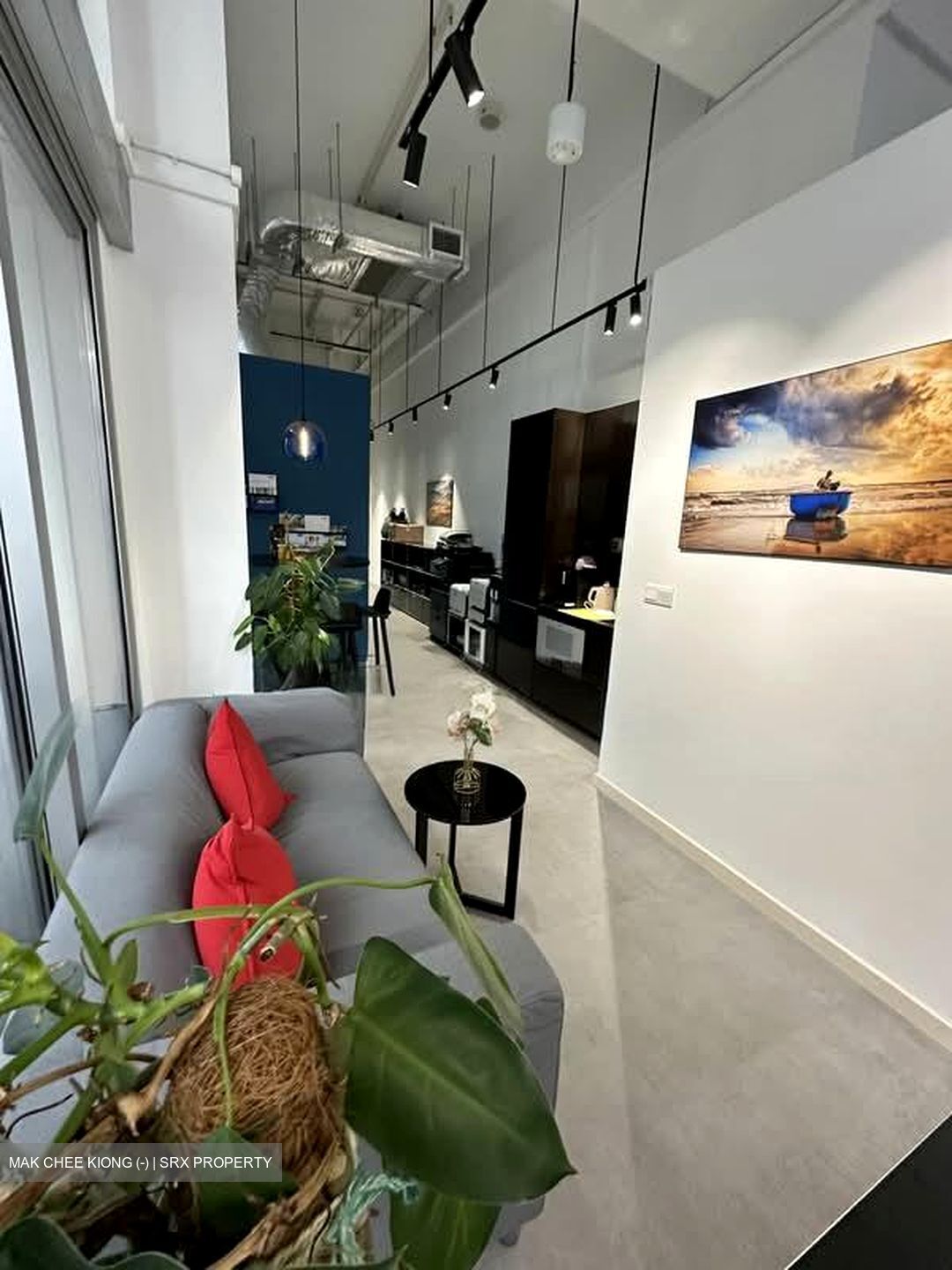 Eon Shenton (D2), Office #568043591